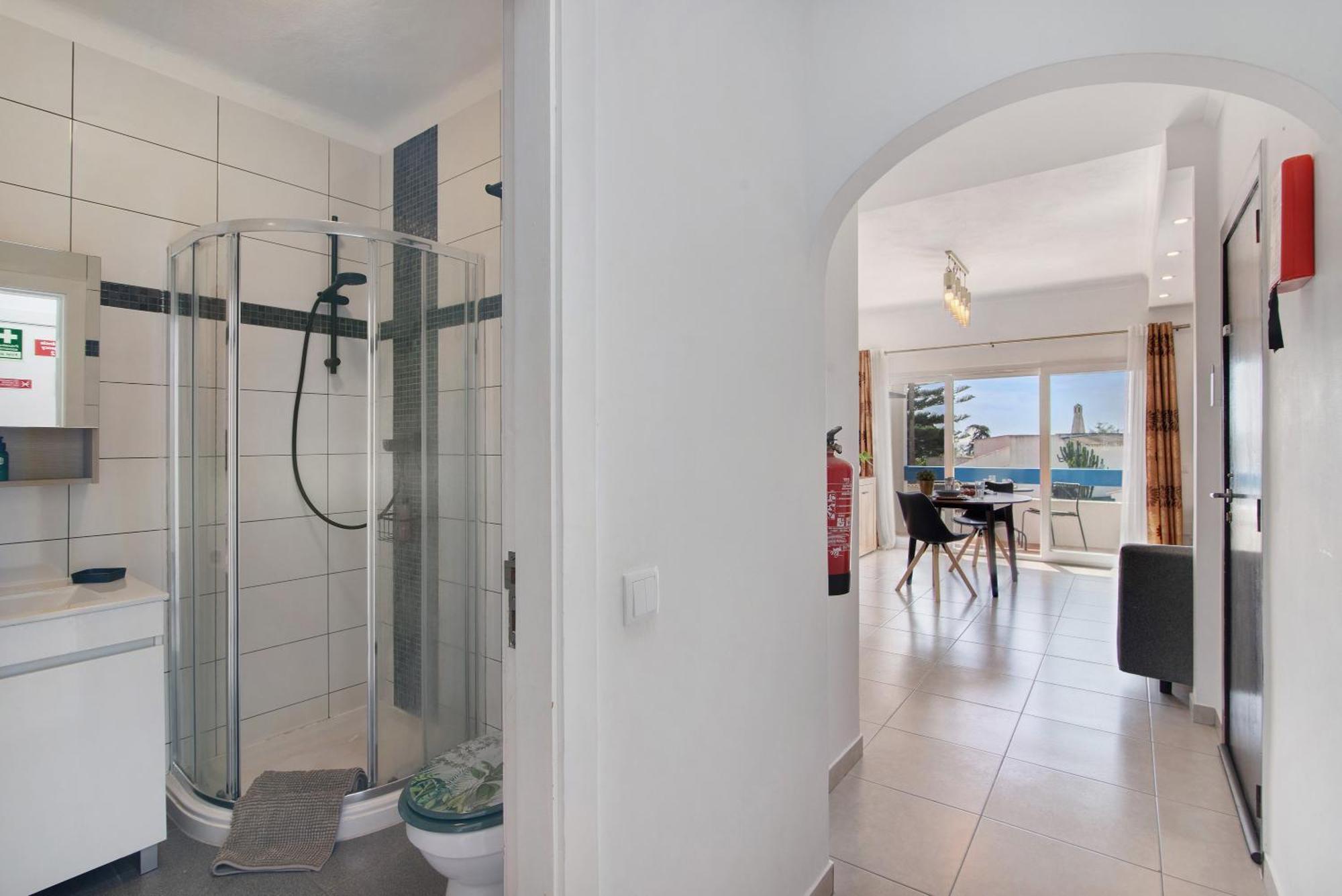 Oura Apartment *